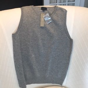 Cashmere sleeveless sweater